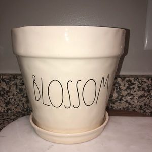 Rae Dunn Blossom Flower pot